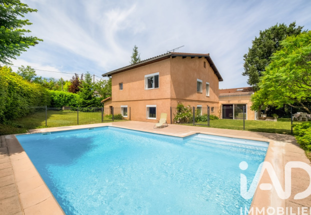 Maison 9 pièces 260 m² · à Lentilly · 260 m² · 690 000 €