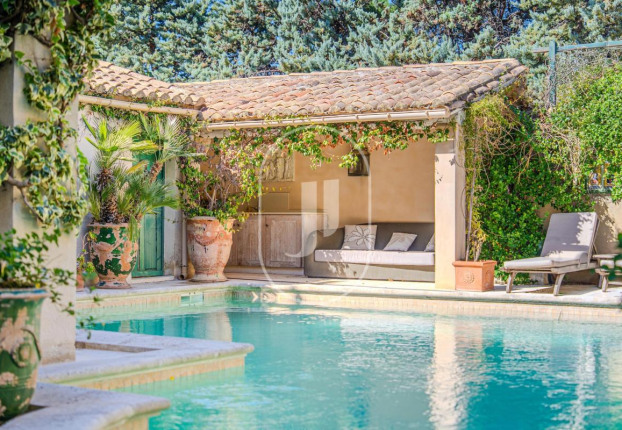Maison 8 pièces 400 m² · à Maussane-les-Alpilles · 400 m² · 2 595 000 €