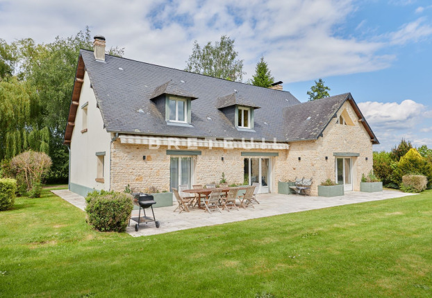 Maison 9 pièces 265 m² · à Saint-Étienne-la-Thillaye · 265 m² · 1 199 000 €