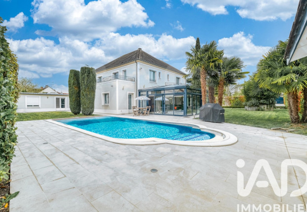 Maison 8 pièces 350 m² · à La Corniche-Frot-Saint Faron-Clémenceau, Meaux · 350 m² · 1 290 000 €