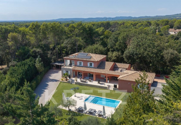 Maison 8 pièces 254 m² · à Aix-en-Provence · 254 m² · 1 395 000 €