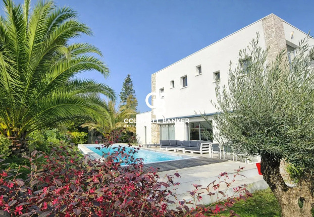 Maison 8 pièces 205 m² · à Pessac · 205 m² · 1 290 000 €