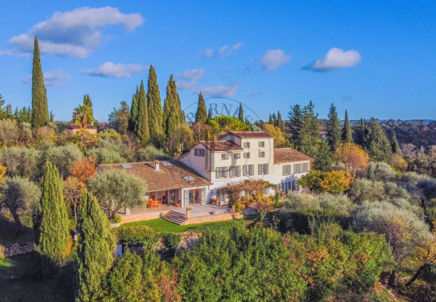 Maison 8 pièces 400 m² · à Grasse · 400 m² · 3 600 000 €