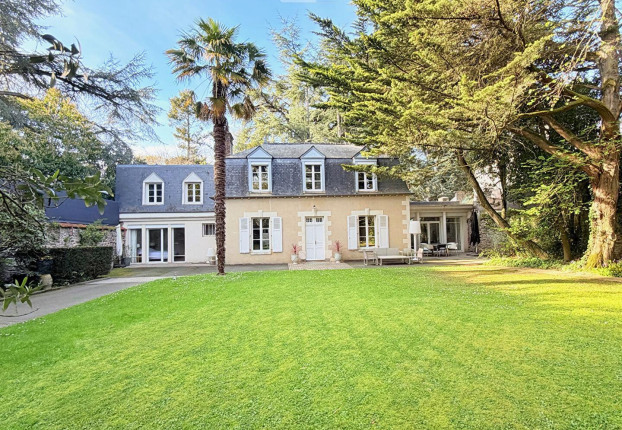 Maison 7 pièces 230 m² · à Rennes · 230 m² · 1 560 000 €
