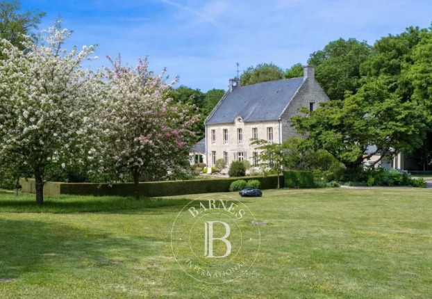 Maison 10 pièces 321 m² · à Bayeux · 321 m² · 1 290 000 €