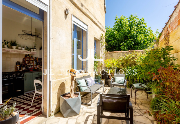 Maison 6 pièces 147 m² · à Bordeaux · 147 m² · 740 000 €