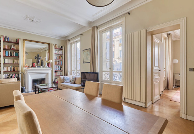 Appartement 3 pièces 84 m² · à Paris 1er · 83,7 m² · 1 100 000 €