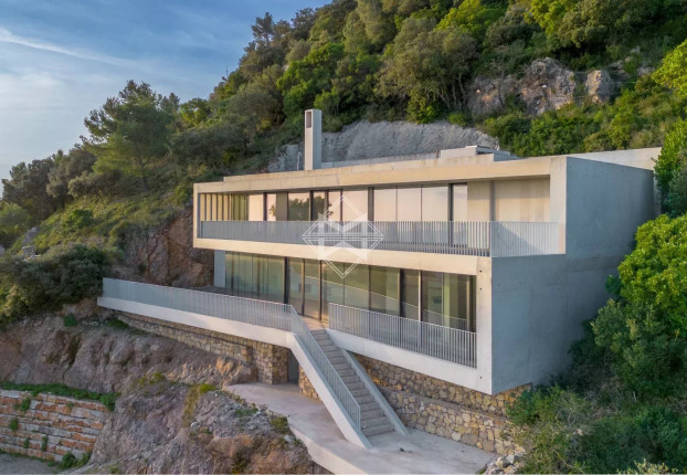 Maison 6 pièces 170 m² · à Hyères · 170 m² · 2 995 000 €