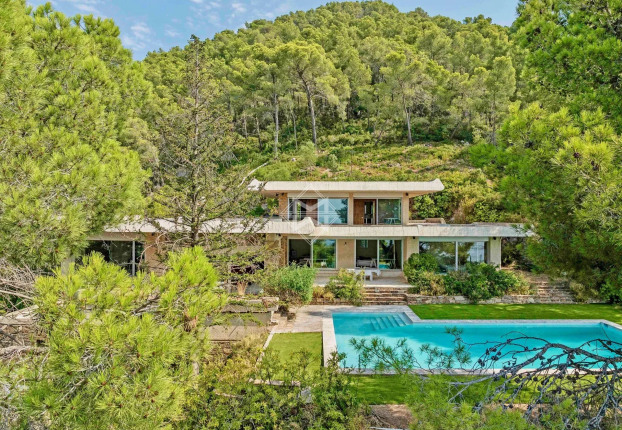 Maison 8 pièces 320 m² · à Hauteurs de Carqueiranne, Carqueiranne · 320 m² · 3 400 000 €