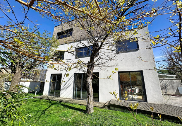 Maison 9 pièces 163 m² · à Bagneux · 163 m² · 970 000 €