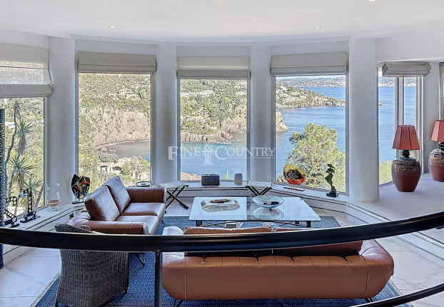 Appartement 4 pièces 179 m² · à Théoule-sur-Mer · 178,6 m² · 2 750 000 €