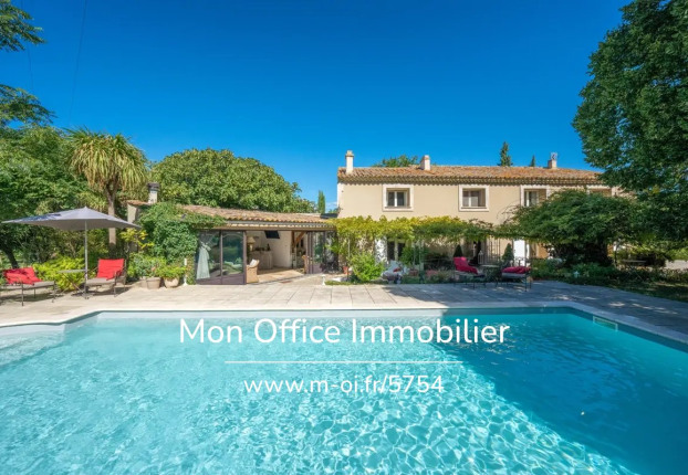 Maison 9 pièces 300 m² · à Lamanon · 300 m² · 1 440 000 €