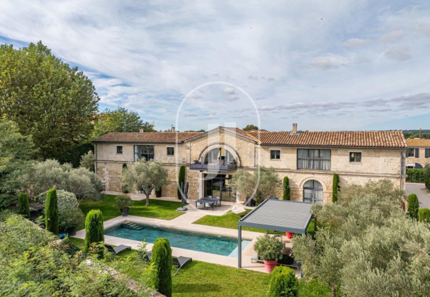Maison 9 pièces 580 m² · à Beaucaire · 580 m² · 1 698 000 €