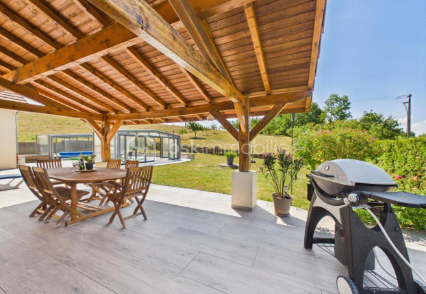 Maison 13 pièces 215 m² · à Rodemack · 215 m² · 983 000 €
