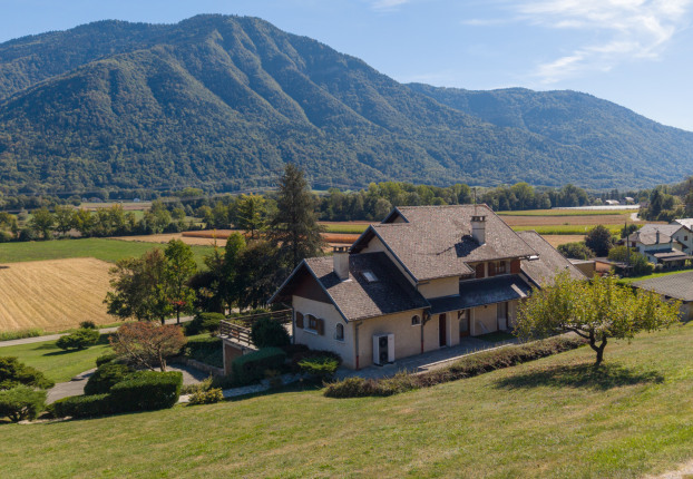 Maison 8 pièces 173 m² · à Châteauneuf · 173 m² · 499 000 €