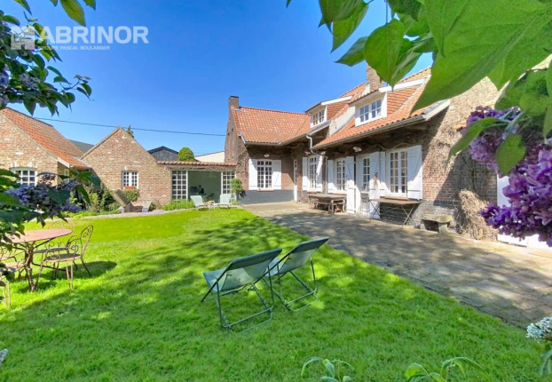 Maison 7 pièces 197 m² · à Avelin · 197 m² · 599 000 €