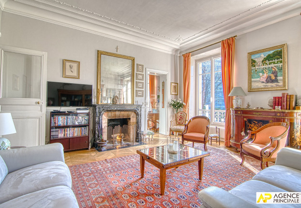Appartement 6 pièces 157 m² · à Versailles · 157 m² · 1 320 000 €
