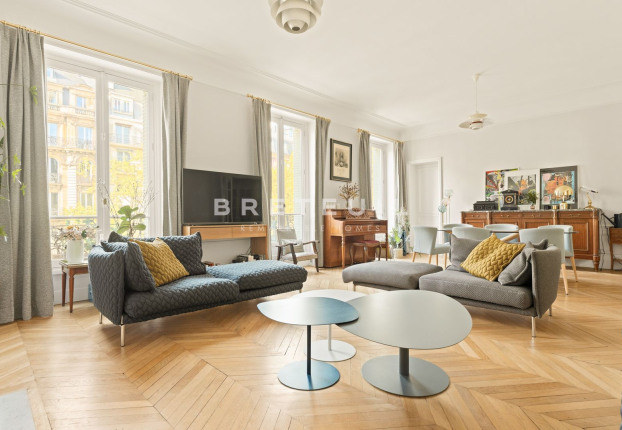 Appartement 6 pièces 149 m² · à Mairie, Paris 8ème · 149 m² · 1 990 000 €