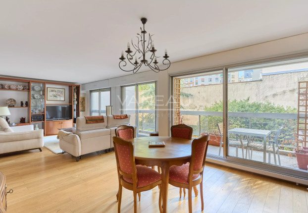 Appartement 5 pièces 107 m² · à Emeriau-Zola, Paris 15ème · 106,6 m² · 1 159 000 €