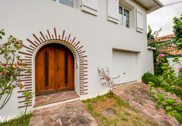 Maison 8 pièces 160 m² · à Biarritz · 160 m² · 1 600 000 €