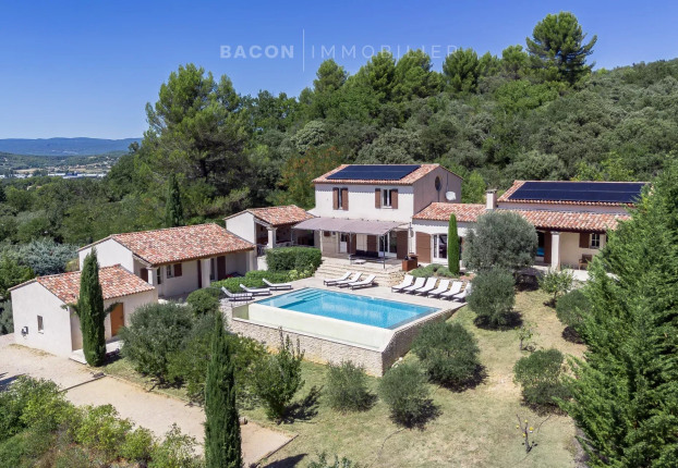 Maison 8 pièces 213 m² · à Apt · 213 m² · 1 499 000 €