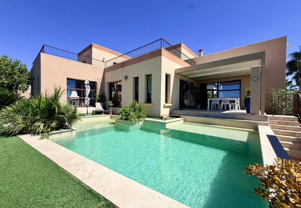 Maison 6 pièces 215 m² · à Sauvian · 215 m² · 832 000 €