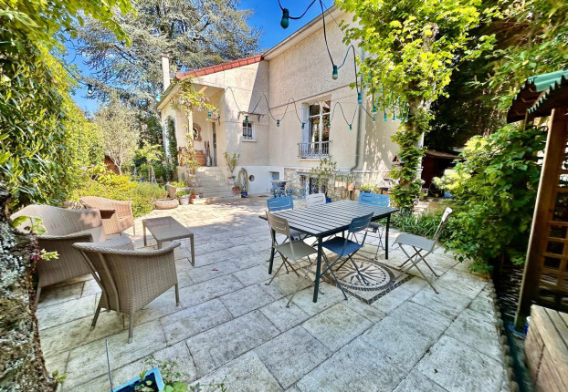 Maison 9 pièces 198 m² · à Garches · 198 m² · 1 195 000 €
