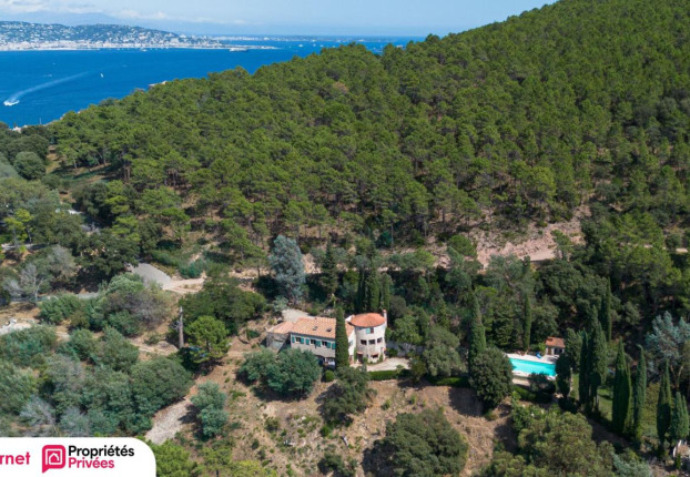 Maison 7 pièces 220 m² · à Théoule-sur-Mer · 220 m² · 1 200 000 €