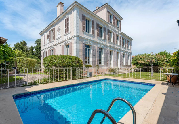 Maison 9 pièces 450 m² · à Saint Barnabé, Marseille 12ème · 450 m² · 2 590 000 €
