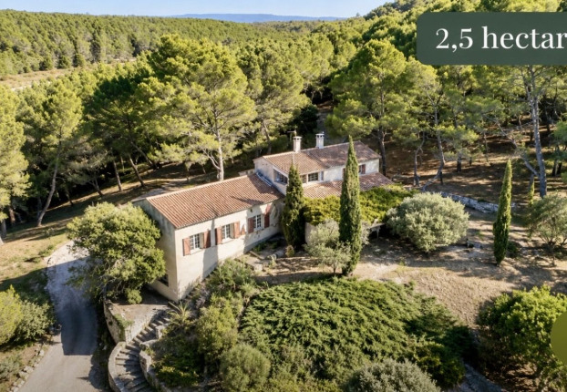 Maison 6 pièces 180 m² · à Carpentras · 180 m² · 750 000 €