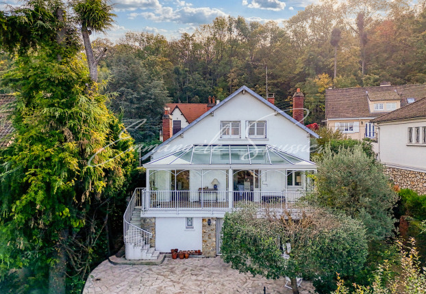 Maison 9 pièces 212 m² · à Bougival · 212 m² · 995 000 €