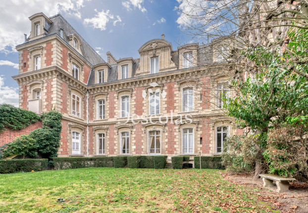 Maison 29 pièces 773 m² · à Saint-Germain-en-Laye · 773,1 m² · 6 900 000 €