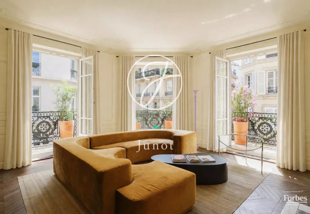 Appartement 6 pièces 156 m² · à Paris 9ème · 156,1 m² · 2 495 000 €