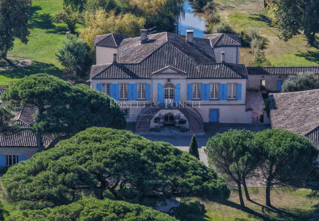 Maison 25 pièces 550 m² · à Montauban · 550 m² · 2 250 000 €