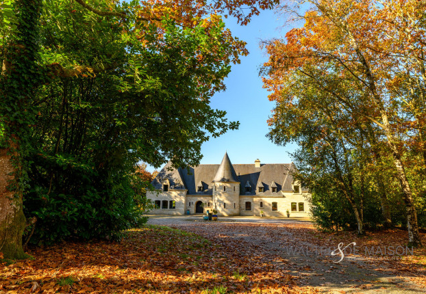 Maison 8 pièces 456 m² · à Briec · 456 m² · 983 250 €
