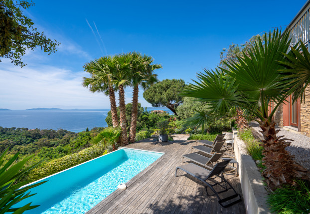 Maison 8 pièces 250 m² · à Rayol-Canadel-sur-Mer · 250 m² · 2 880 000 €