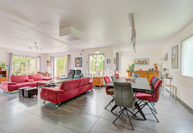 Maison 8 pièces 208 m² · à Saint-Germain-en-Laye · 208 m² · 1 230 000 €