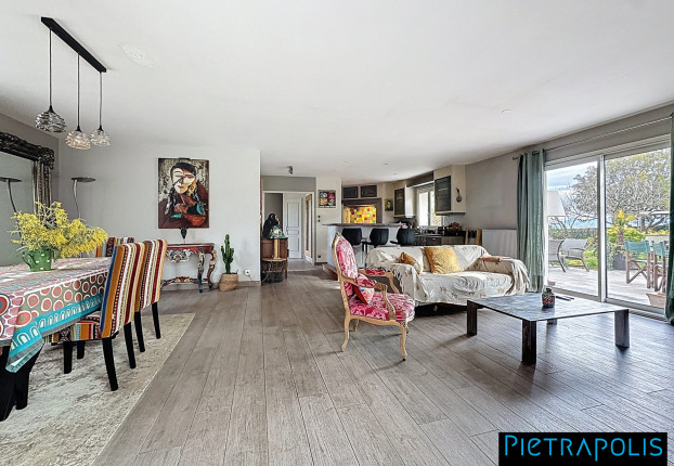 Maison 7 pièces 200 m² · à Saint-Laurent-d'Agny · 200 m² · 650 000 €