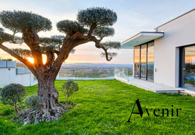 Maison 7 pièces 235 m² · à Limonest · 235 m² · 1 040 000 €