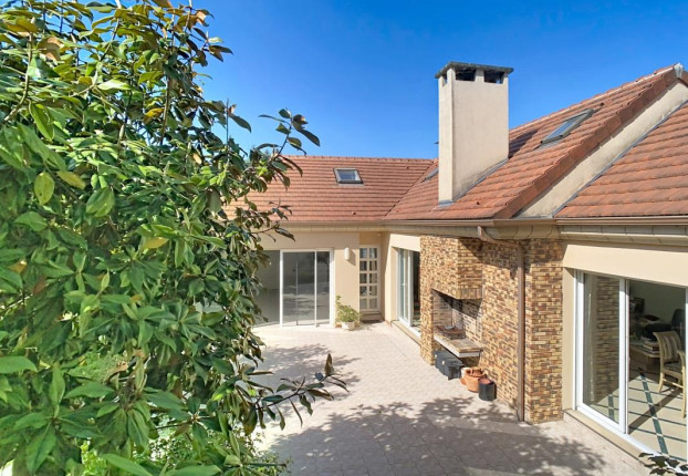 Maison 10 pièces 286 m² · à Le Bois Maillard, Marly-la-Ville · 286 m² · 990 000 €