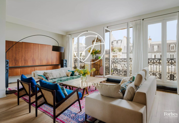 Appartement 5 pièces 142 m² · à Paris 7ème · 141,5 m² · 2 950 000 €