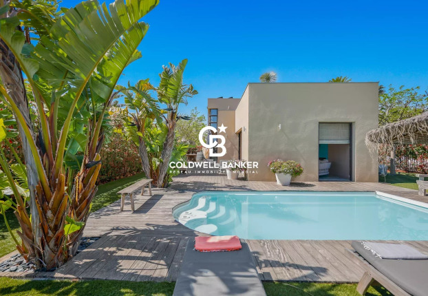 Maison 8 pièces 126 m² · à Carqueiranne · 126 m² · 1 685 000 €