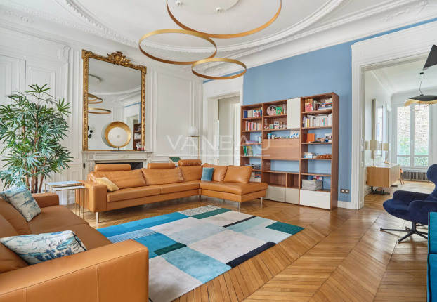 Appartement 5 pièces 170 m² · à Saint Philippe du Roule, Paris 8ème · 169,8 m² · 2 500 000 €