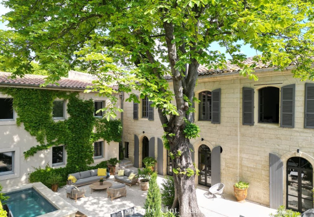 Maison 10 pièces 300 m² à Uzès