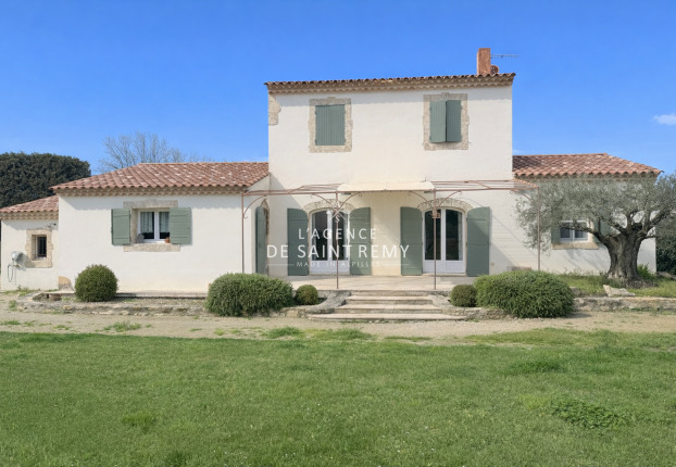 Maison 5 pièces 141 m² · à Saint-Rémy-de-Provence · 141 m² · 839 520 €