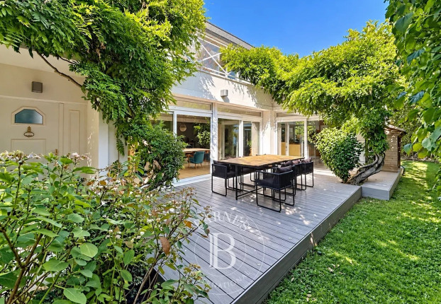 Maison 7 pièces 263 m² · à Nogent-sur-Marne · 263 m² · 1 795 000 €