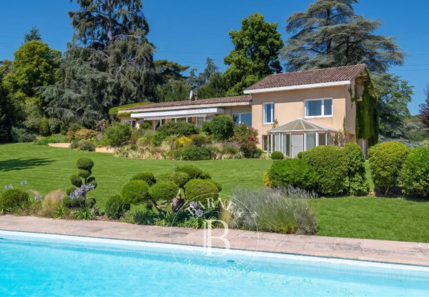Maison 9 pièces 255 m² · à Lentilly · 255 m² · 1 280 000 €