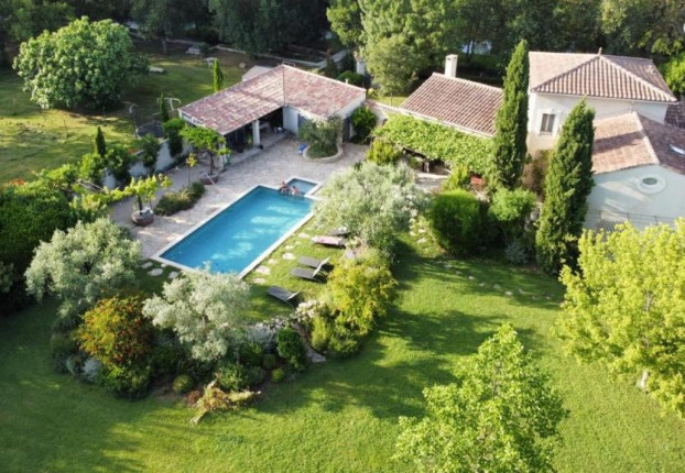 Maison 7 pièces 218 m² · à L'Isle-sur-la-Sorgue · 218 m² · 1 250 000 €