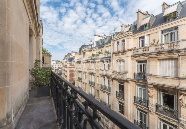 Appartement 5 pièces 128 m² · à Auteuil Nord, Paris 16ème · 127,7 m² · 1 915 000 €