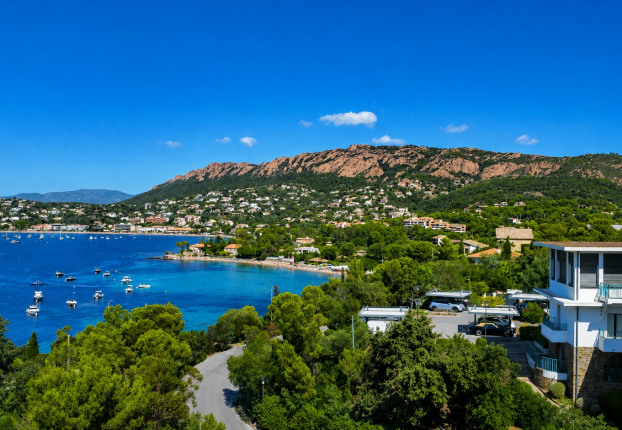 Appartement 4 pièces 123 m² · à Le Dramont-Agay-Anthéor-le Trayas, Saint-Raphaël · 123 m² · 1 390 000 €